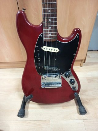 Guitarra Eléctrica Fender Mustang