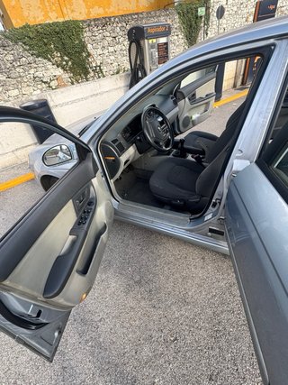 KIA Cerato 2004