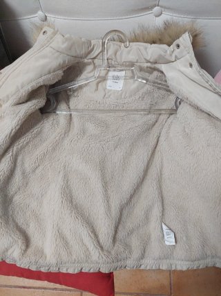 Abrigo Beige con Capucha - Talla 6 años