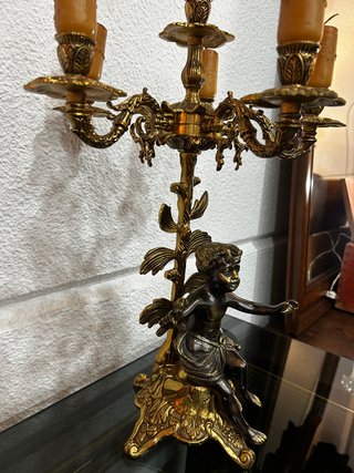 Conjunto reloj sobremesa y candelabros bronce