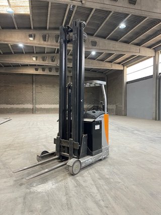 Carretilla STILL FM-X14 retráctil 1.400 kg 9m