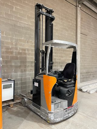 Carretilla STILL FM-X14 retráctil 1.400 kg 9m