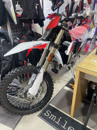 Fantic XE 300 2T Enduro Moto