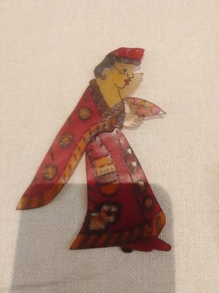 Marioneta de sombra de mujer con abanico