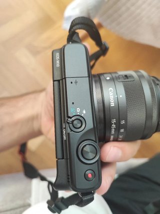 Canon EOS M10 Kit + EF-M 15-45mm IS STM