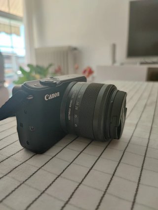 Canon EOS M10 Kit + EF-M 15-45mm IS STM