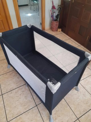Cuna de viaje Safety 1st con colchón