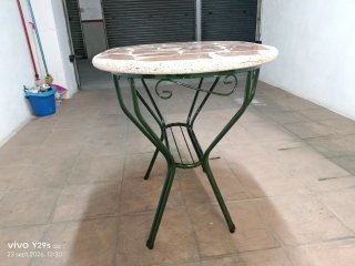 Mesa redonda mármol y hierro