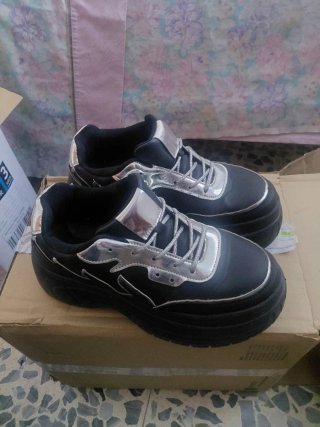 Zapatillas plataforma negras y plateadas