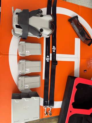 DJI Mini 4 Pro Fly More Combo