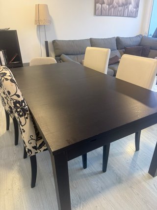 Mesa de Comedor con 4 Sillas