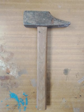 Martillo Antiguo de Mano