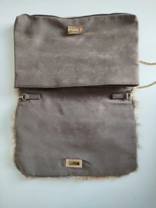 Bolso de Pelo con Cadena Dorada