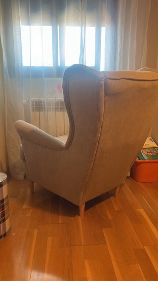 Sillón orejero Ikea NEGOCIABLE STRANDMON beige