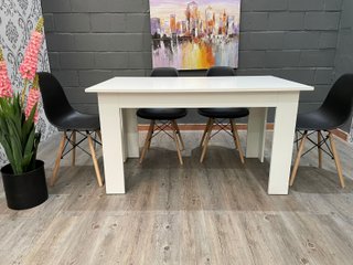 Mesa Comedor + 4 Sillas Nórdicas Blancas