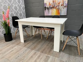Mesa Comedor + 4 Sillas Nórdicas Blancas