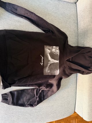 Sudadera Negra con Estampado pray