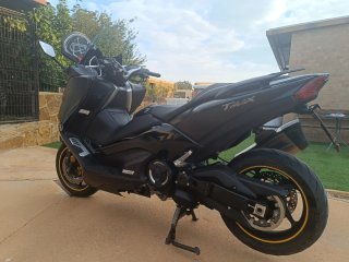 Yamaha Tmax 530 DX Negra