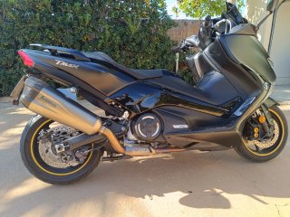 Yamaha Tmax 530 DX Negra
