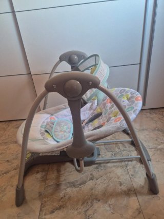 Hamaca bebé con música y luces