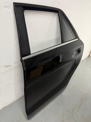 Puerta trasera izquierda Mercedes-Benz ML W166 2011-2015 A1667300105