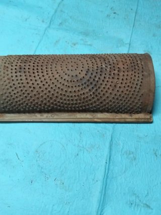 Antiguo Rallador madera y chapa