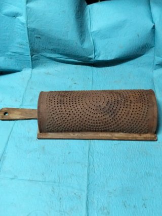 Antiguo Rallador madera y chapa