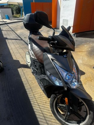 Scooter Kymco Agility Gris