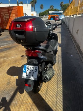 Scooter Kymco Agility Gris