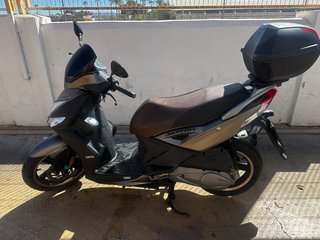 Scooter Kymco Agility Gris