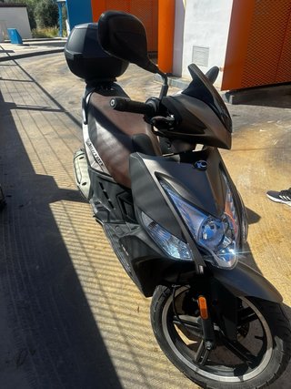 Scooter Kymco Agility Gris