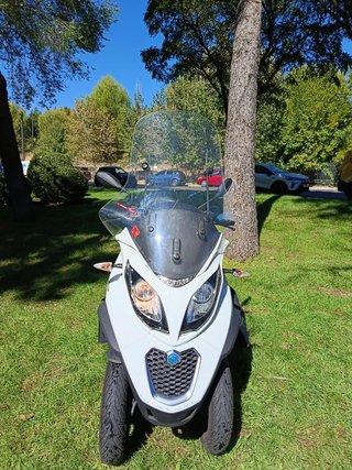Piaggio MP3 300 Sport Negra