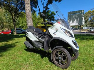 Piaggio MP3 300 Sport Negra