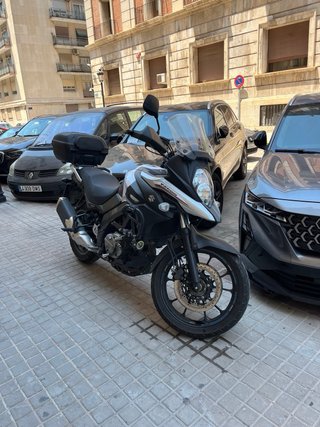 Suzuki V-Strom 650 Adventure Moto
