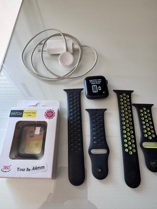 Apple Watch Nike Series 4 44mm Negro/Verde