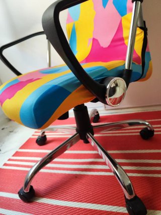 Sillón de escritorio ergonómico gris