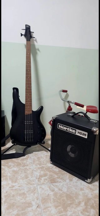 Bajo Ibanez SR300 Negro