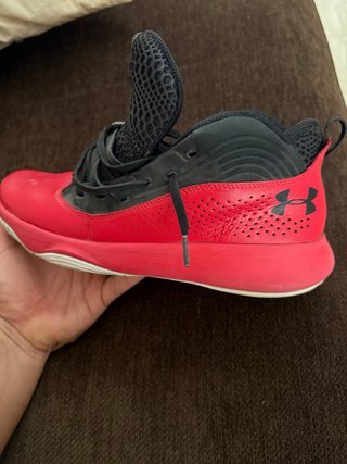 Zapatillas Baloncesto Under Armour Rojas y Negras