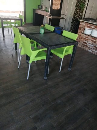 18 Mesas Negras para Restaurante