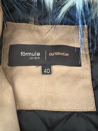 Abrigo Polipiel Beige con Capucha