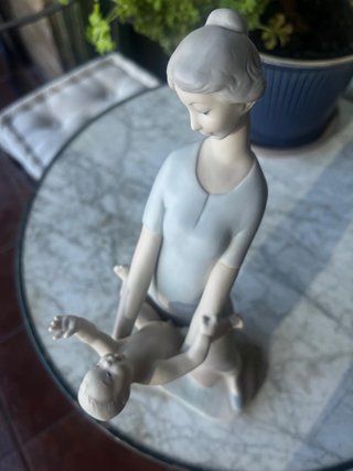 Figura de porcelana “Maternidad” de Lladró