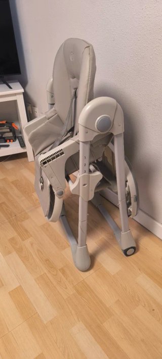 Trona de bebé color gris kinderkraft