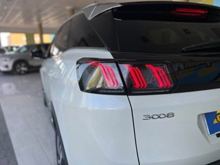 Peugeot 3008 GT  EAT8 130cv Automático