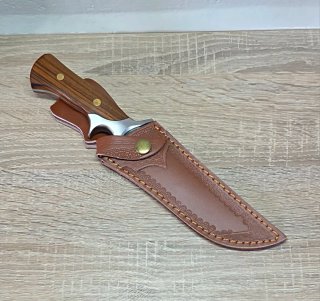 Cuchillo de colección con funda de cuero