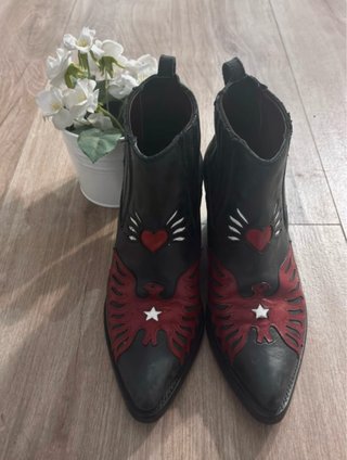 Botines de Piel Ash Negros con Detalles