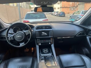 Jaguar F-Pace 2017