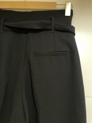 Pantalón fluido elegante Mango