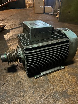 Motor Trifásico ASEA 12 CV