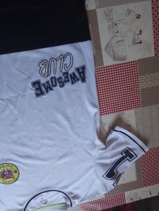 Camiseta Deportiva Blanca y Negra Talla M