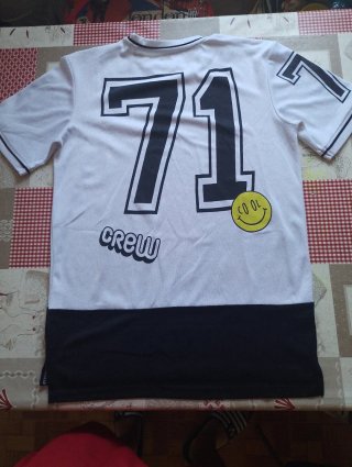 Camiseta Deportiva Blanca y Negra Talla M